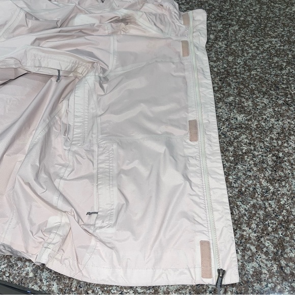 Patagonia Water Proof Jacket - Picture 12 of 16